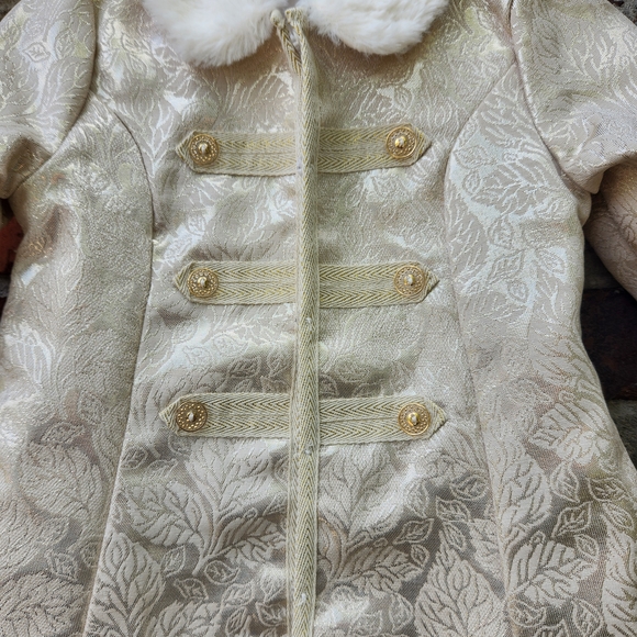 Ivory Winter White Kids Pea Coat with Faux Fur Accents Decorative Buttons Sz 2T - Picture 2 of 9